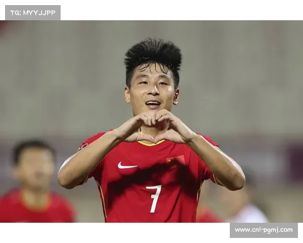 武磊绝杀后脱衣庆祝，露出口号“永不放弃”引共鸣